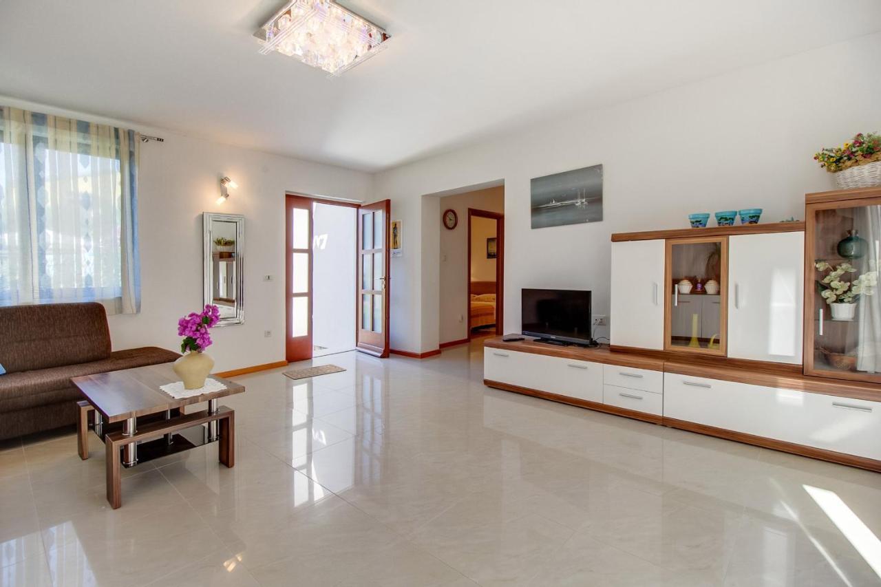 Apartman Mirjana 1 Mali Lošinj Dış mekan fotoğraf